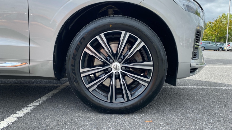 Volvo XC60 2.0 T6 Recharge PHEV Inscription 5dr AWD Auto Estate - Image 10