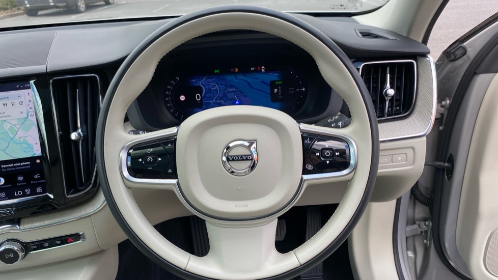 Volvo XC60 2.0 T6 Recharge PHEV Inscription 5dr AWD Auto Estate - Image 11
