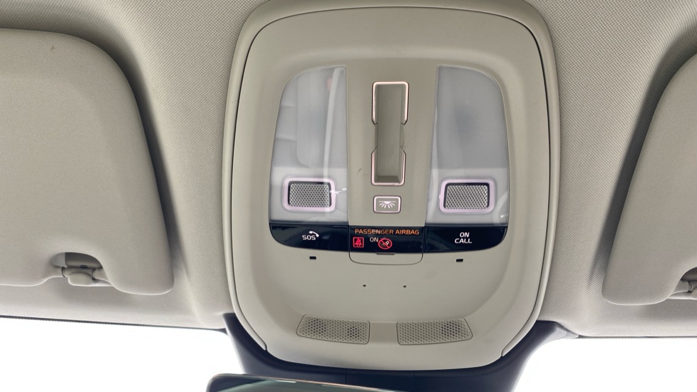 Volvo XC60 2.0 T6 Recharge PHEV Inscription 5dr AWD Auto Estate - Image 32
