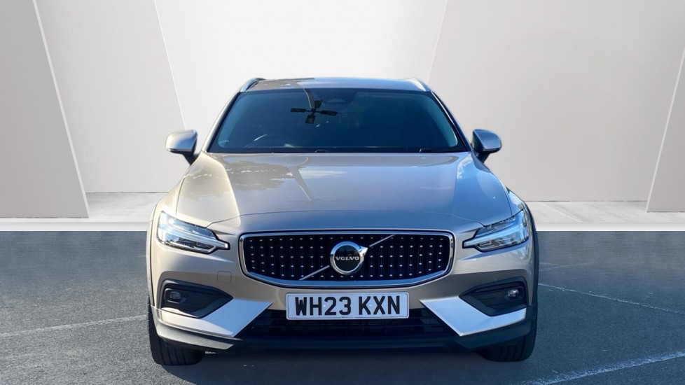 Volvo V60 2.0 B5P Cross Country Plus 5dr AWD Auto Petrol Estate - Image 9