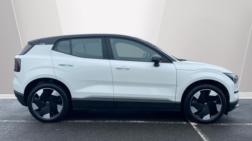 Volvo EX30 315kW Twin Motor Performance Plus 69kWh 5dr Auto Electric Estate - Image 3