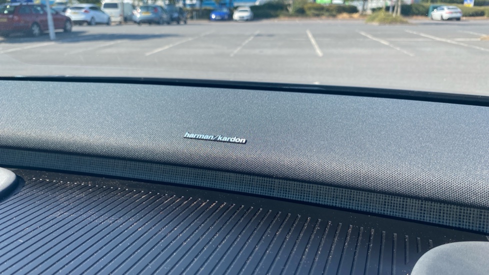 Volvo EX30 200kW SM Extended Range Ultra 69kWh 5dr Auto Electric Estate - Image 34