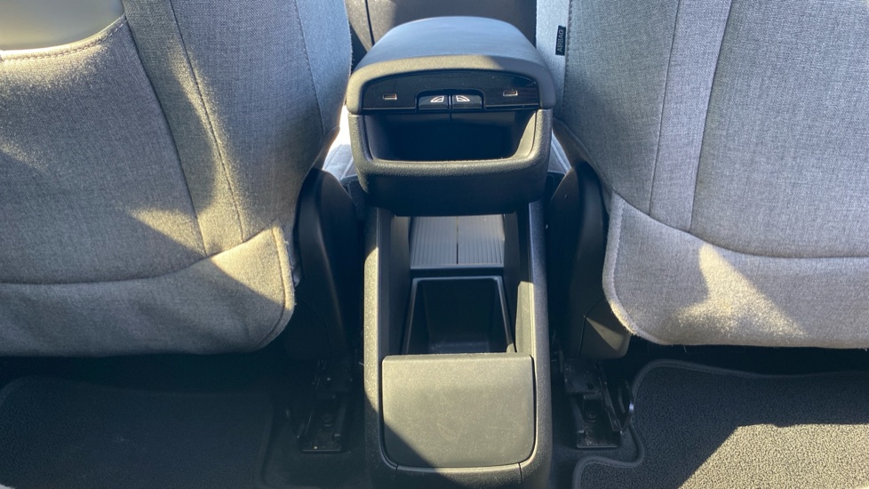 Volvo EX30 200kW SM Extended Range Ultra 69kWh 5dr Auto Electric Estate - Image 40