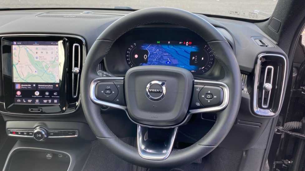 Volvo XC40 2.0 B3P Ultimate Dark 5dr Auto Petrol Estate - Image 11