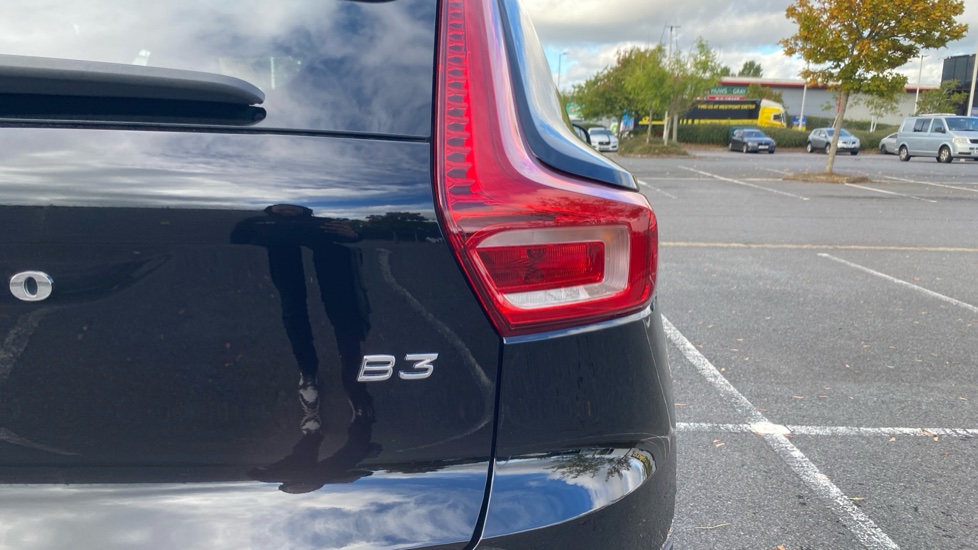 Volvo XC40 2.0 B3P Ultimate Dark 5dr Auto Petrol Estate - Image 46
