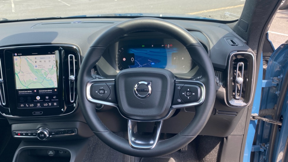 Volvo XC40 2.0 B3P Plus Dark 5dr Auto Petrol Estate - Image 10