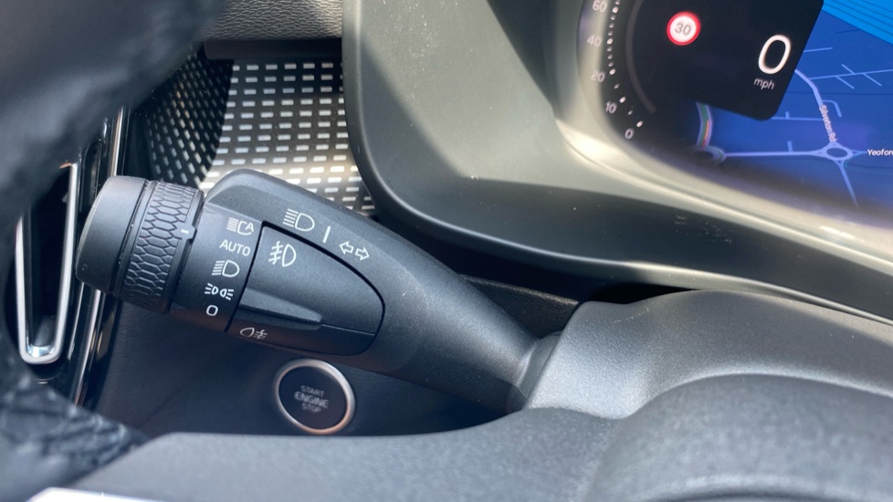 Volvo XC40 2.0 B3P Plus Dark 5dr Auto Petrol Estate - Image 31