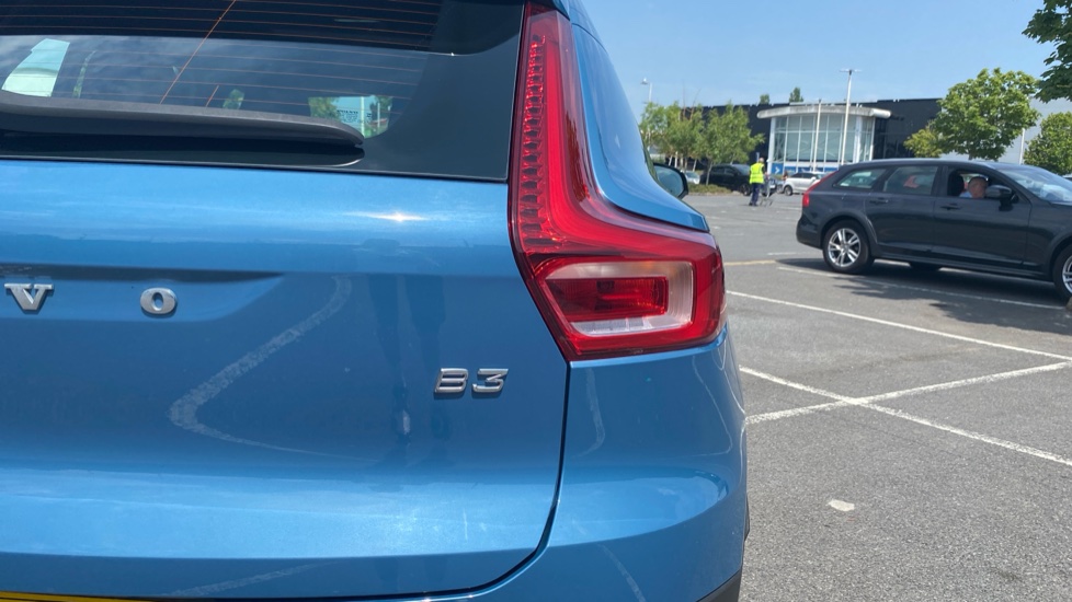 Volvo XC40 2.0 B3P Plus Dark 5dr Auto Petrol Estate - Image 42