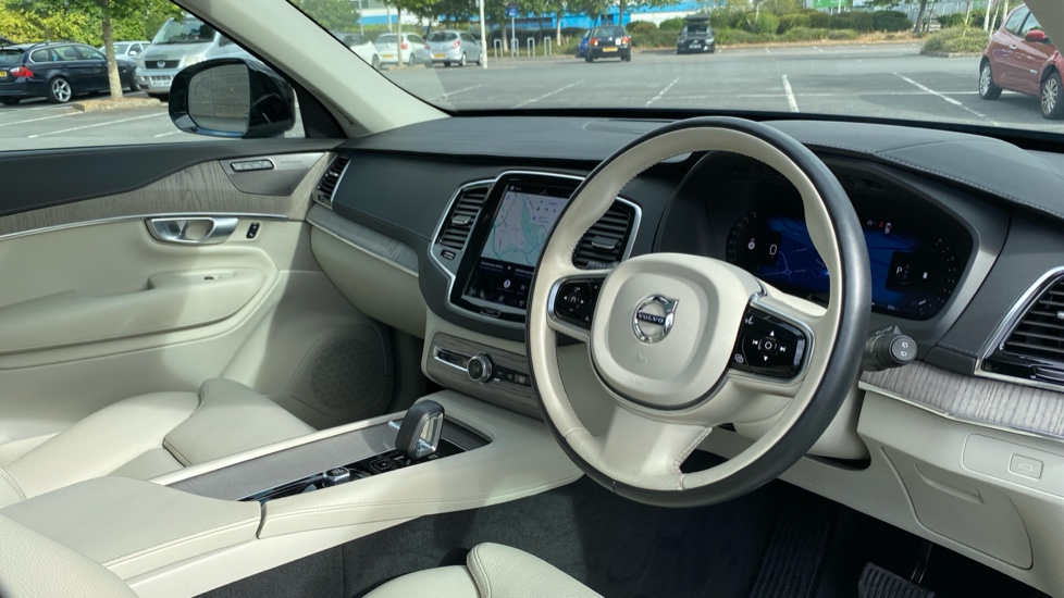 Volvo XC90 2.0 B5P [250] Plus Dark 5dr AWD Geartronic Petrol Estate - Image 4