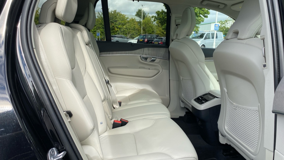 Volvo XC90 2.0 B5P [250] Plus Dark 5dr AWD Geartronic Petrol Estate - Image 6