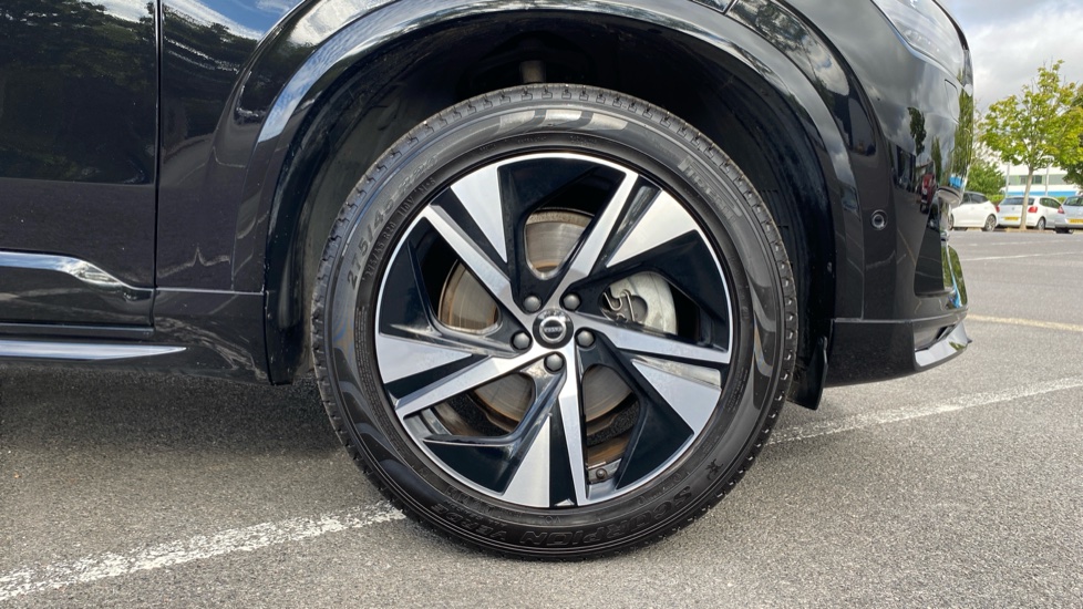 Volvo XC90 2.0 B5P [250] Plus Dark 5dr AWD Geartronic Petrol Estate - Image 9