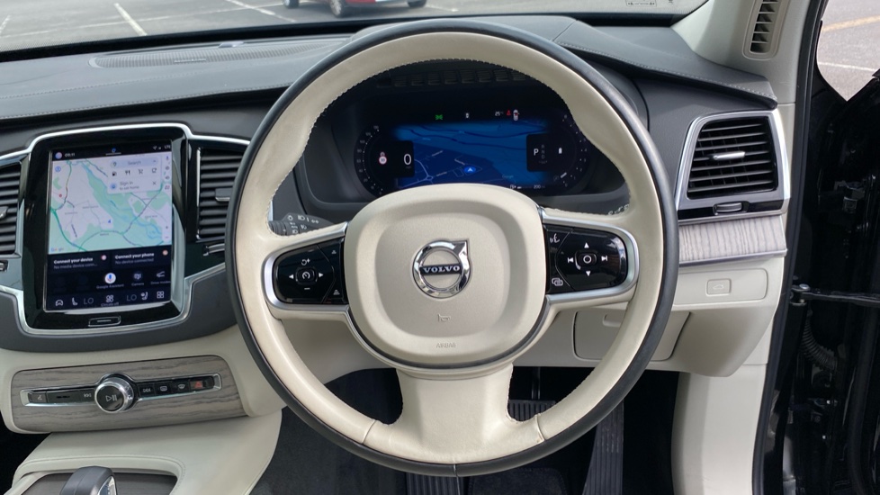 Volvo XC90 2.0 B5P [250] Plus Dark 5dr AWD Geartronic Petrol Estate - Image 10