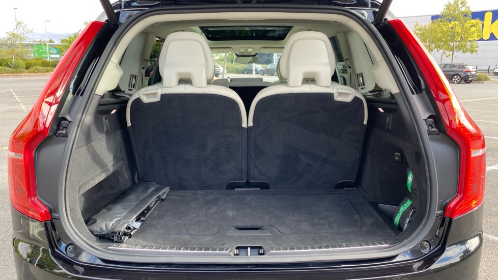 Volvo XC90 2.0 B5P [250] Plus Dark 5dr AWD Geartronic Petrol Estate - Image 41