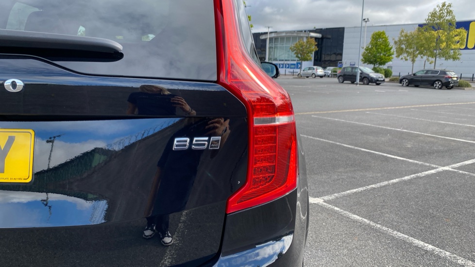 Volvo XC90 2.0 B5P [250] Plus Dark 5dr AWD Geartronic Petrol Estate - Image 45