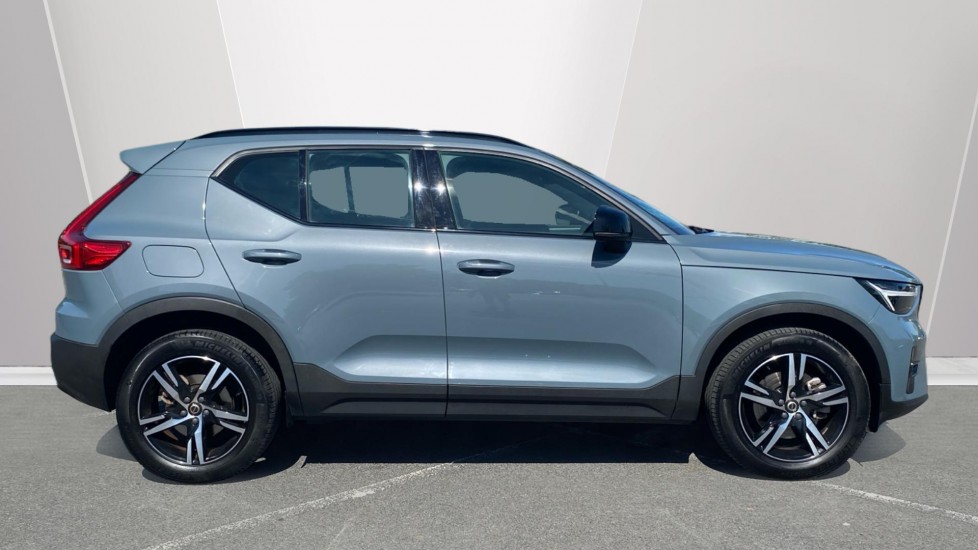 Volvo XC40 2.0 B3P Plus Dark 5dr Auto Petrol Estate - Image 3