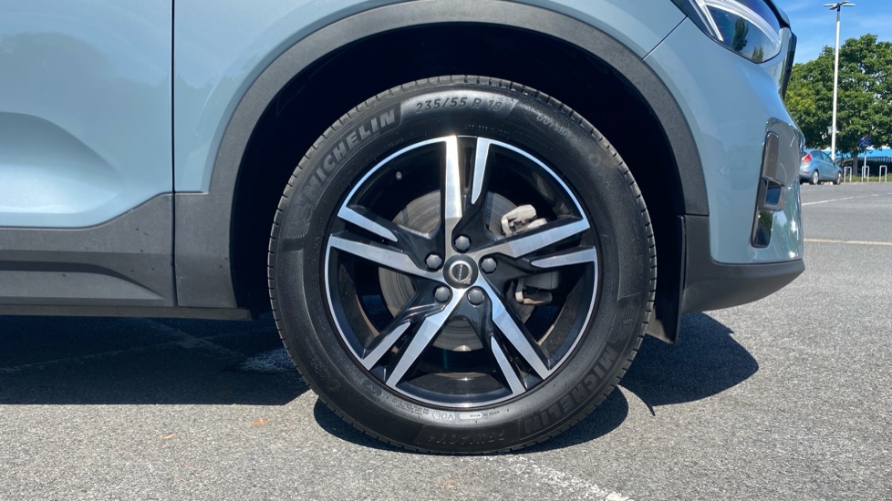 Volvo XC40 2.0 B3P Plus Dark 5dr Auto Petrol Estate - Image 9