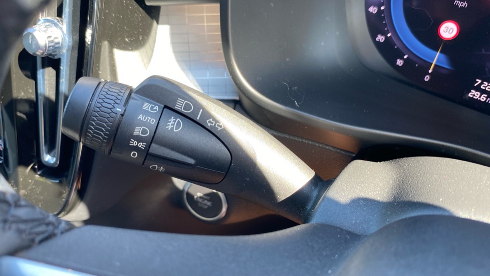 Volvo XC40 2.0 B3P Plus Dark 5dr Auto Petrol Estate - Image 30