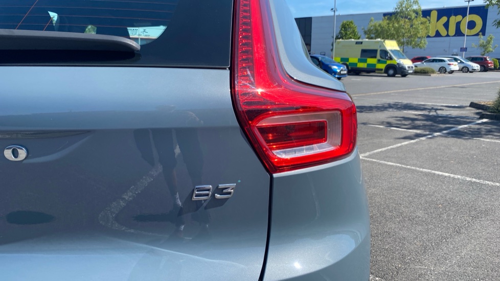 Volvo XC40 2.0 B3P Plus Dark 5dr Auto Petrol Estate - Image 41