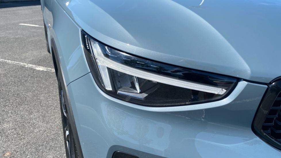Volvo XC40 2.0 B3P Plus Dark 5dr Auto Petrol Estate - Image 42