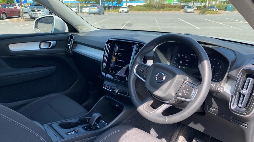 Volvo XC40 1.5 T3 [163] Momentum 5dr Geartronic Petrol Estate - Image 5