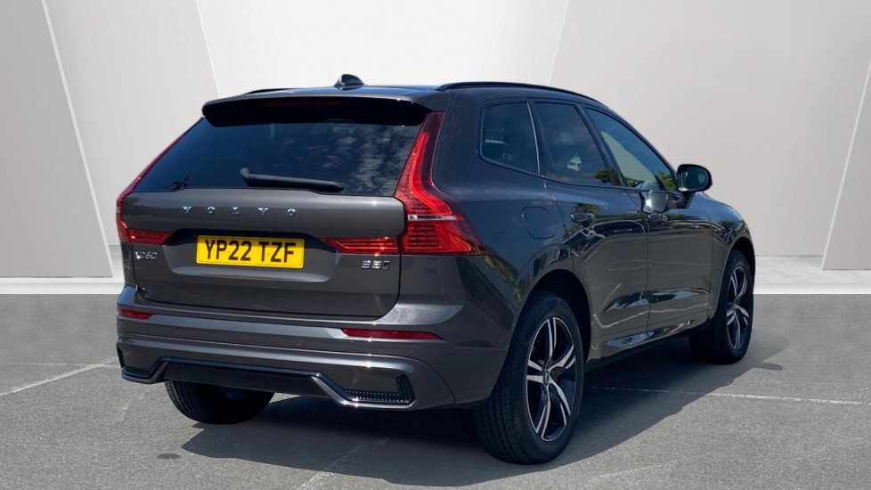 Volvo XC60 2.0 B5P R DESIGN 5dr AWD Geartronic Petrol Estate - Image 2