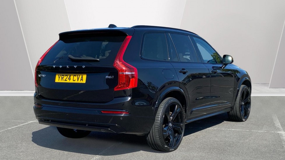 Volvo XC90 2.0 B6P Ultimate Dark 5dr AWD Geartronic Petrol Estate - Image 2