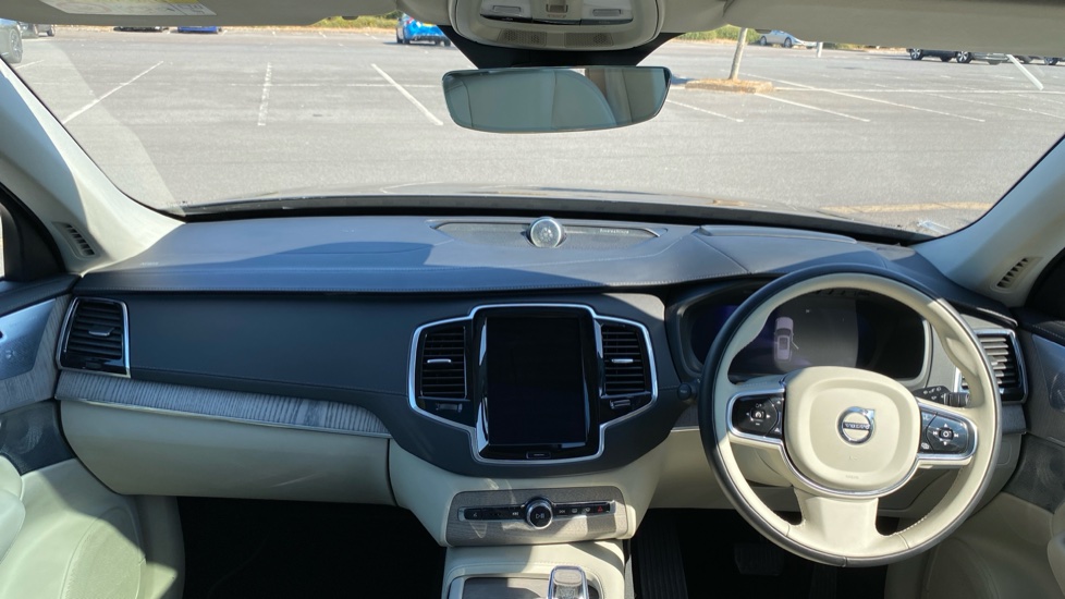 Volvo XC90 2.0 B6P Ultimate Dark 5dr AWD Geartronic Petrol Estate - Image 5
