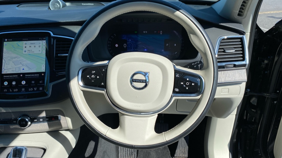 Volvo XC90 2.0 B6P Ultimate Dark 5dr AWD Geartronic Petrol Estate - Image 10