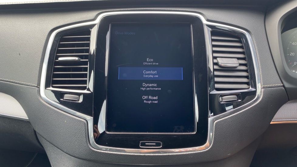 Volvo XC90 2.0 D5 PowerPulse R DESIGN 5dr AWD Geartronic Diesel Estate - Image 19