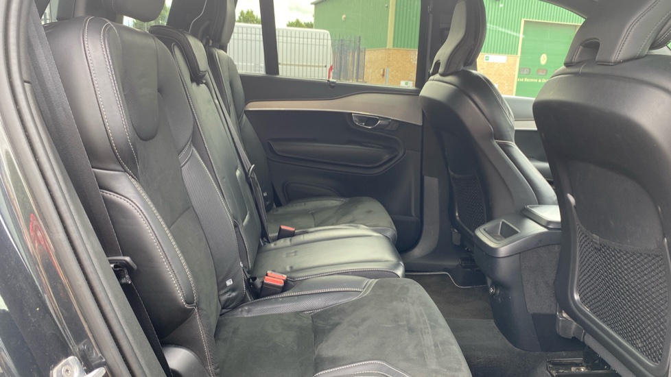 Volvo XC90 2.0 D5 PowerPulse R DESIGN 5dr AWD Geartronic Diesel Estate - Image 33
