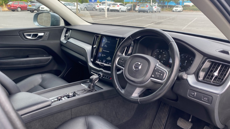 Volvo XC60 2.0 T5 [250] Momentum 5dr AWD Geartronic Petrol Estate - Image 30
