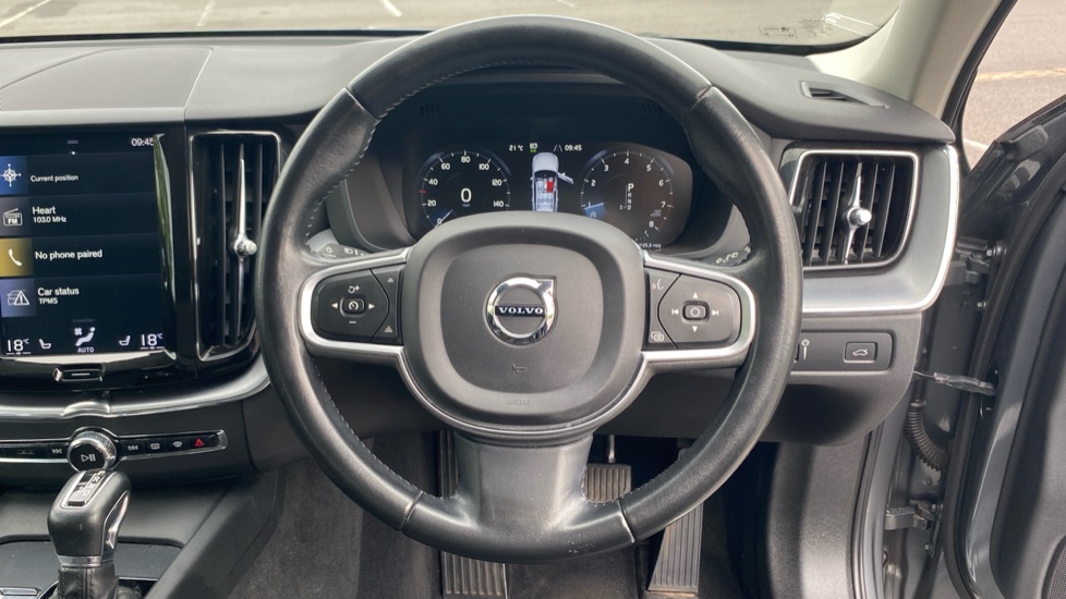 Volvo XC60 2.0 T5 [250] Momentum 5dr AWD Geartronic Petrol Estate - Image 31
