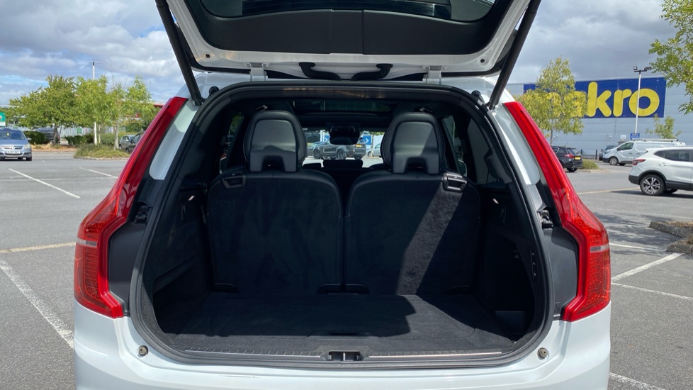 Volvo XC90 2.0 D5 PowerPulse R DESIGN Pro 5dr AWD Geartronic Diesel Estate - Image 4