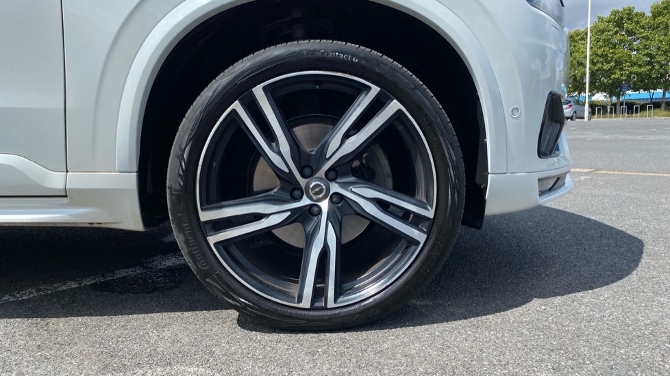 Volvo XC90 2.0 D5 PowerPulse R DESIGN Pro 5dr AWD Geartronic Diesel Estate - Image 7