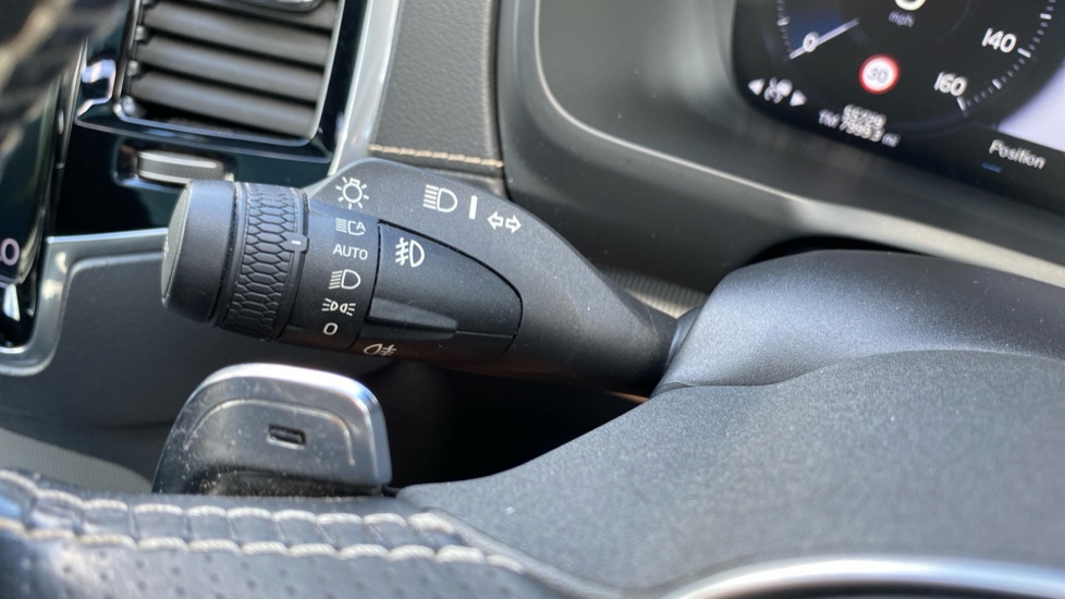 Volvo XC90 2.0 D5 PowerPulse R DESIGN Pro 5dr AWD Geartronic Diesel Estate - Image 32