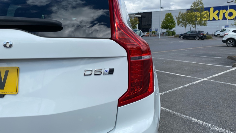 Volvo XC90 2.0 D5 PowerPulse R DESIGN Pro 5dr AWD Geartronic Diesel Estate - Image 44