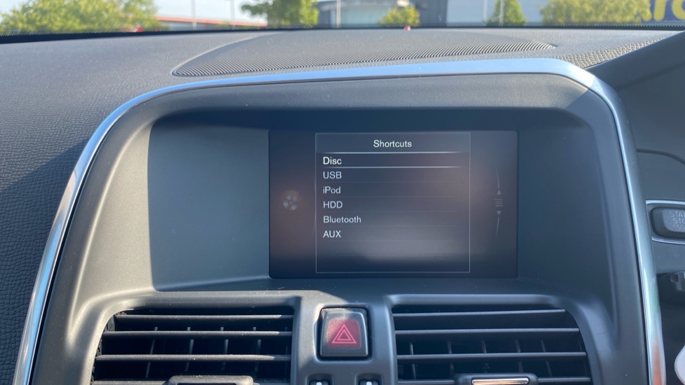 Volvo XC60 D4 [190] SE Lux Nav 5dr AWD Geartronic Diesel Estate - Image 9
