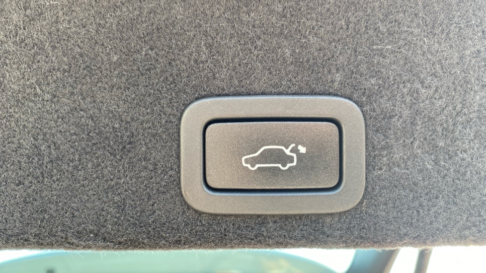 Volvo XC60 D4 [190] SE Lux Nav 5dr AWD Geartronic Diesel Estate - Image 33