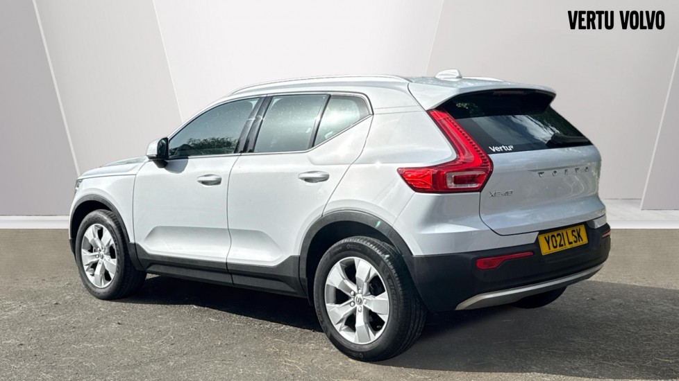 Volvo XC40 1.5 T3 [163] Momentum 5dr Geartronic Petrol Estate - Image 2