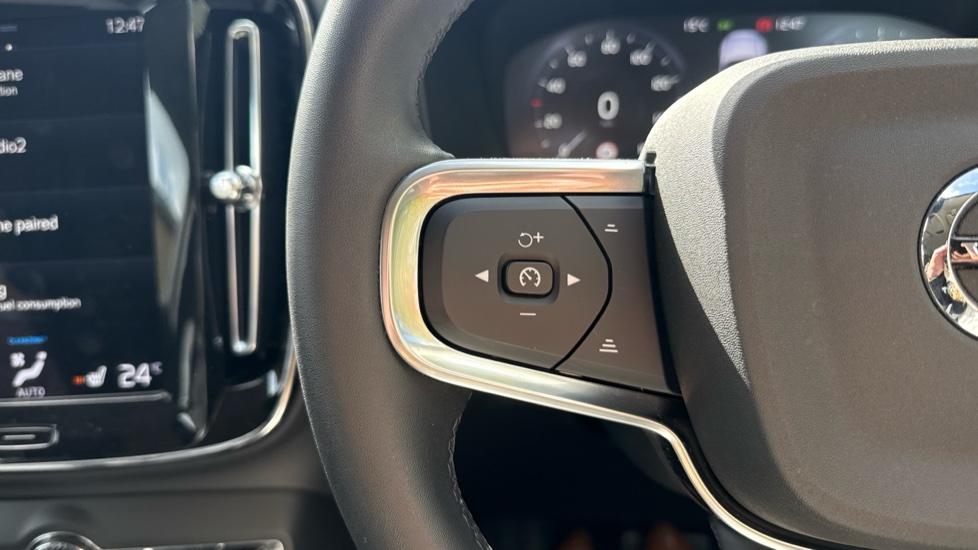 Volvo XC40 1.5 T3 [163] Momentum 5dr Geartronic Petrol Estate - Image 18