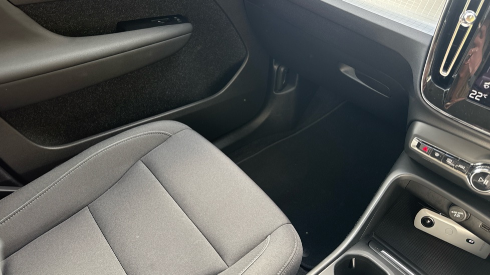 Volvo XC40 1.5 T3 [163] Momentum 5dr Geartronic Petrol Estate - Image 27