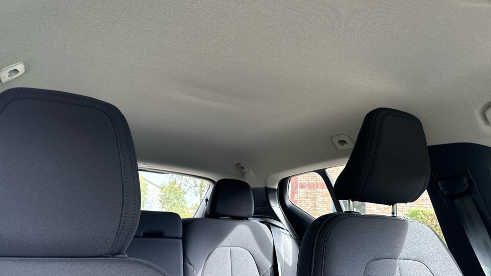 Volvo XC40 1.5 T3 [163] Momentum 5dr Geartronic Petrol Estate - Image 32