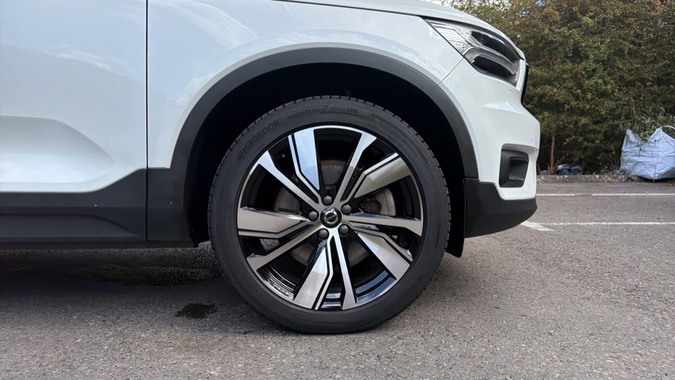 Volvo XC40 1.5 T5 Recharge PHEV R DESIGN Pro 5dr Auto Estate - Image 9