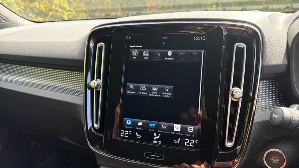 Volvo XC40 1.5 T5 Recharge PHEV R DESIGN Pro 5dr Auto Estate - Image 16