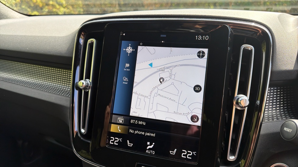Volvo XC40 1.5 T5 Recharge PHEV R DESIGN Pro 5dr Auto Estate - Image 17