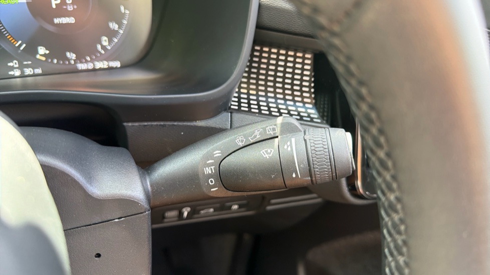 Volvo XC40 1.5 T5 Recharge PHEV R DESIGN Pro 5dr Auto Estate - Image 19