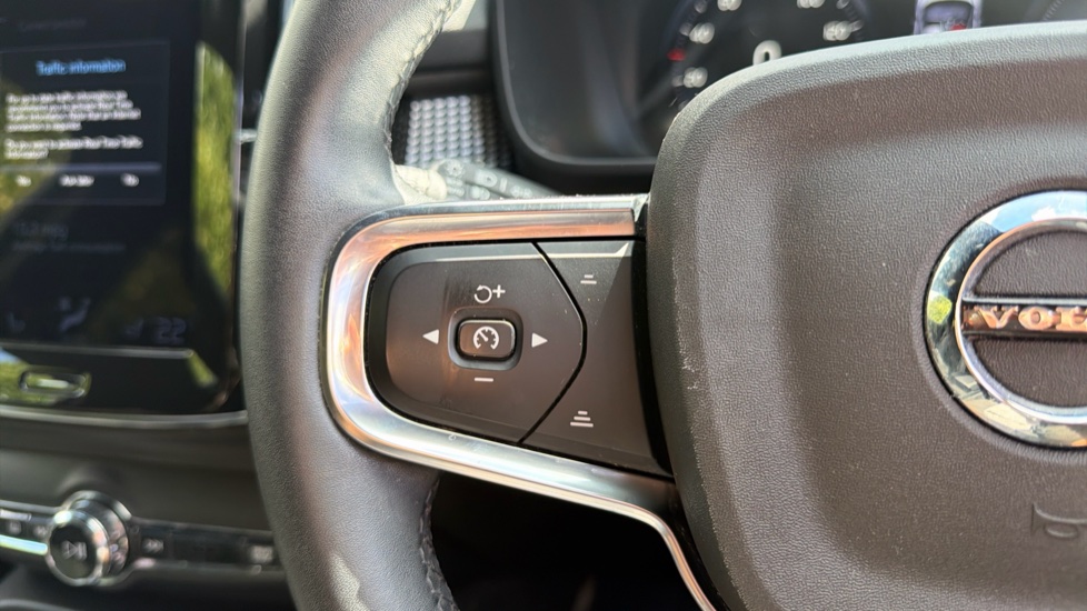 Volvo XC40 1.5 T5 Recharge PHEV R DESIGN Pro 5dr Auto Estate - Image 20