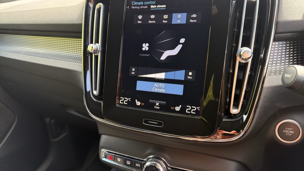 Volvo XC40 1.5 T5 Recharge PHEV R DESIGN Pro 5dr Auto Estate - Image 41