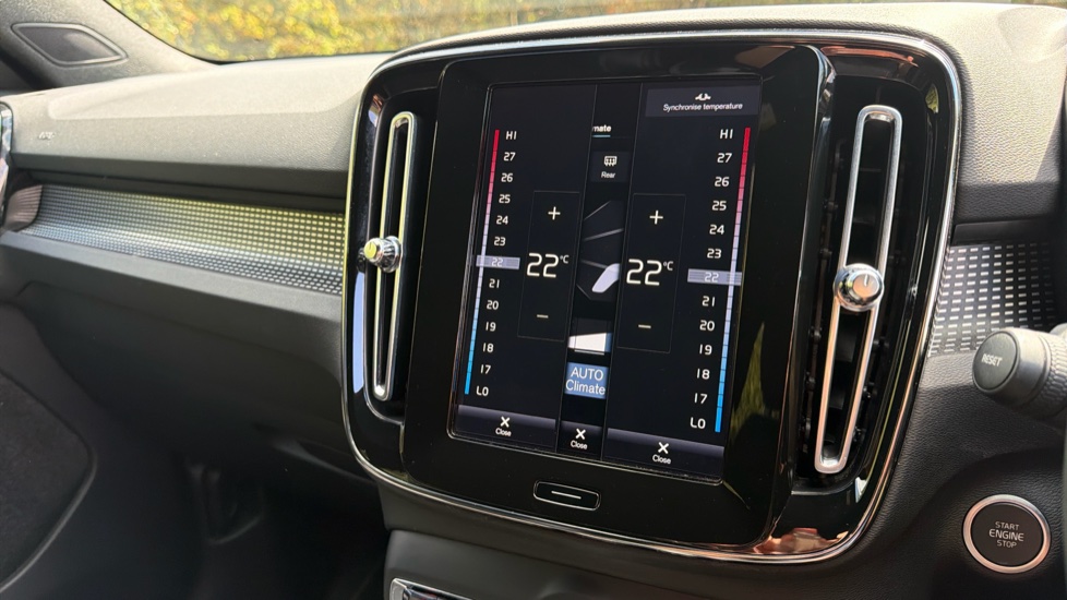 Volvo XC40 1.5 T5 Recharge PHEV R DESIGN Pro 5dr Auto Estate - Image 42