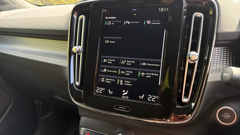 Volvo XC40 1.5 T5 Recharge PHEV R DESIGN Pro 5dr Auto Estate - Image 43